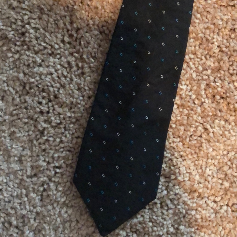 Idol Radec Tie